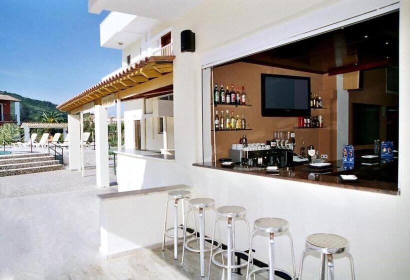 Отель Prassino Nissi