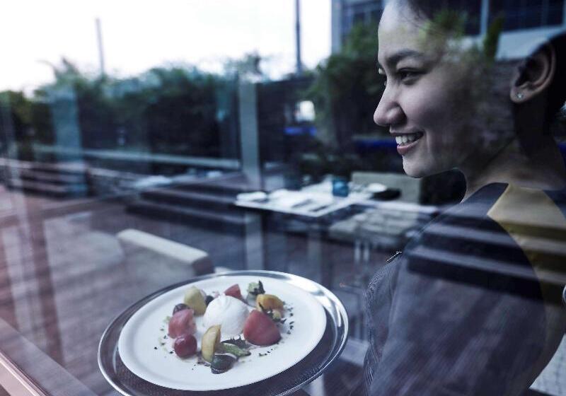 Отель Pullman Jakarta Central Park