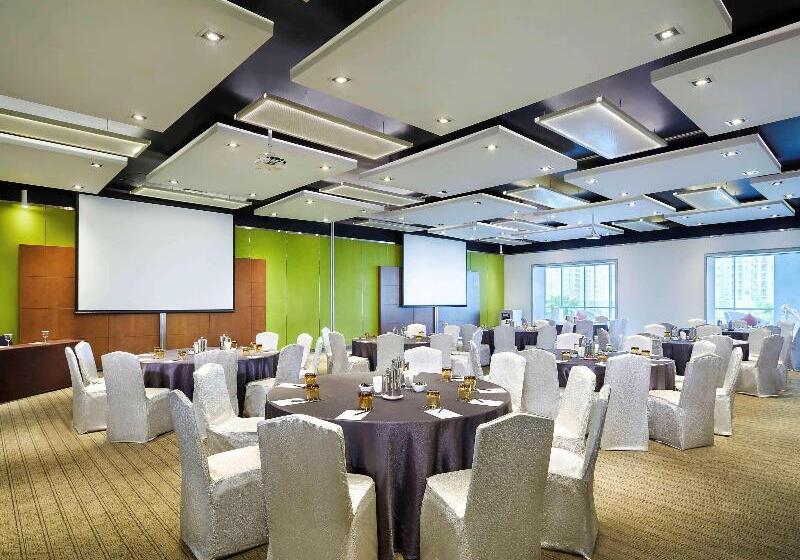 Отель Pullman Jakarta Central Park