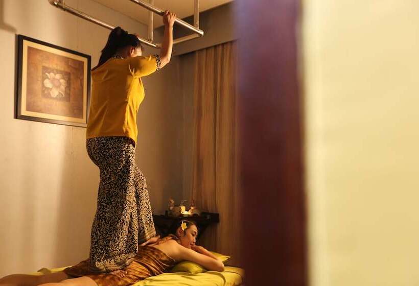 בית מלון כפרי Santika Pontianak