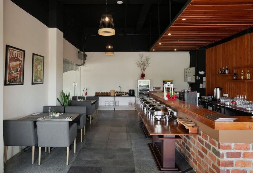 ホテル Swissbelinn Baloi Batam