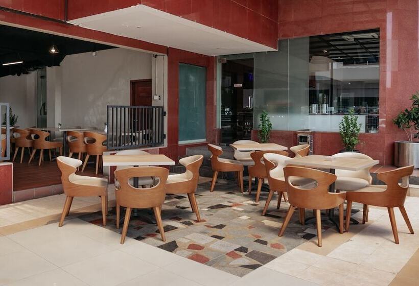 ホテル Swissbelinn Baloi Batam