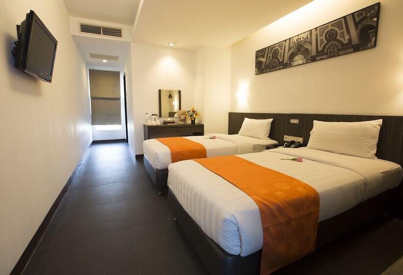 Отель Swissbelinn Medan