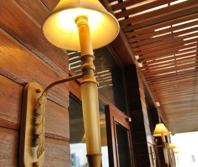 هتل The Cocoon Boutique