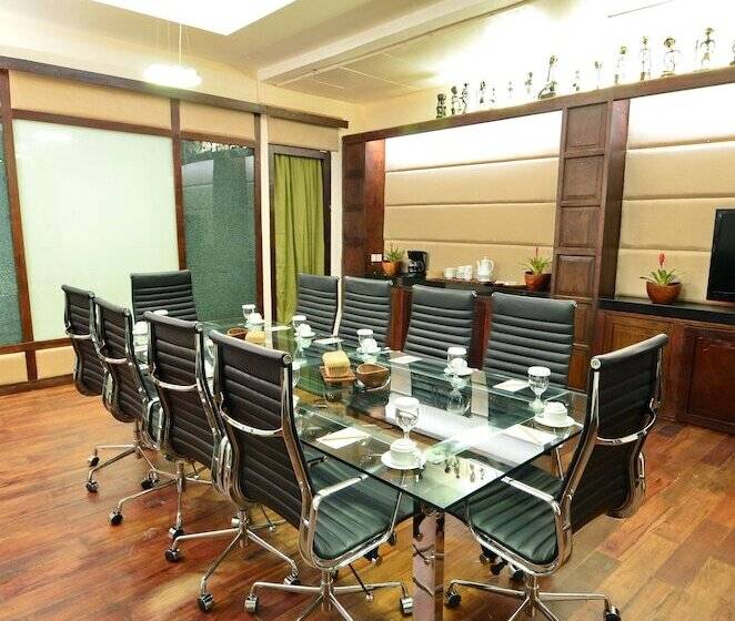 هتل The Cocoon Boutique