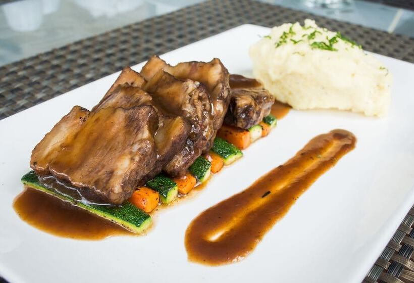 هتل The Cocoon Boutique