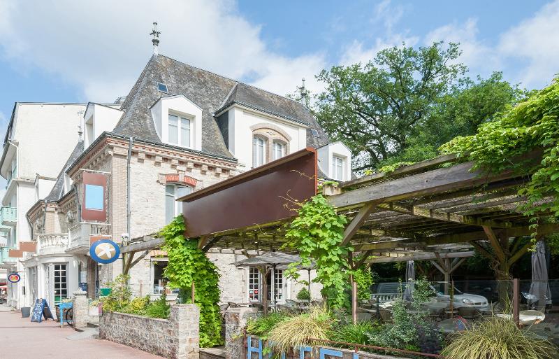 ホテル The Originals Boutique, Hôtel ô Gayot, Bagnolesdel Orne