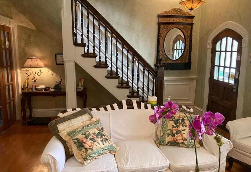 هتل The Villa Toscana