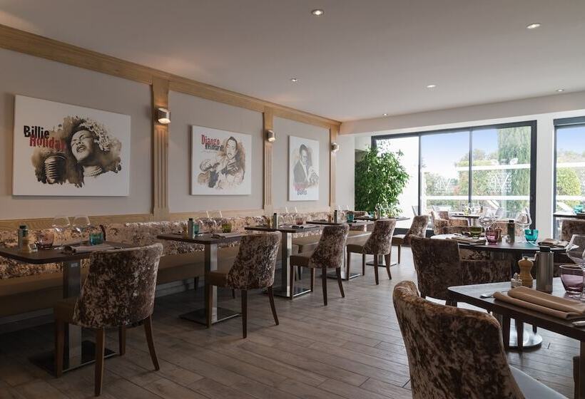 בית מלון כפרי Val Baussenc, The Originals Relais