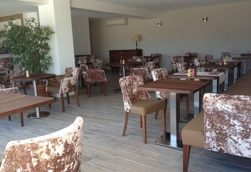 فندق Val Baussenc, The Originals Relais