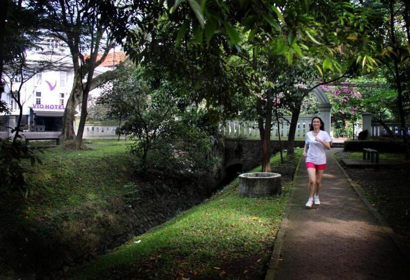 Vio Hotel Cimanuk Bandung