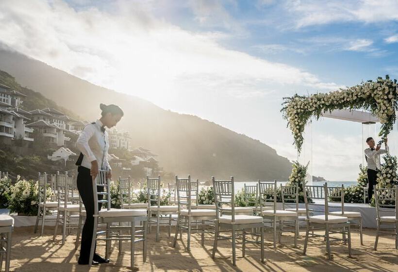Intercontinental Danang Sun Peninsula Resort, An Ihg