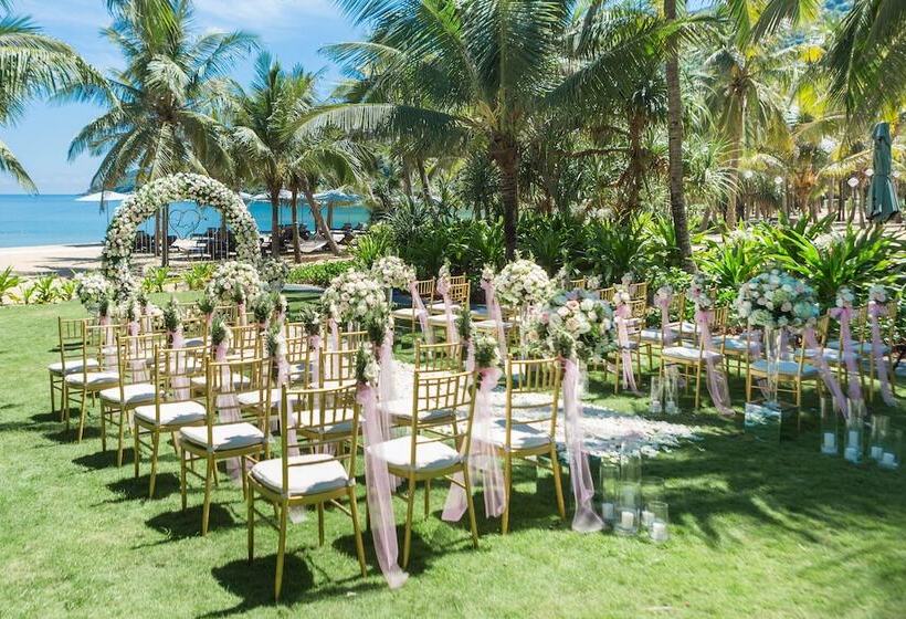 Intercontinental Danang Sun Peninsula Resort, An Ihg