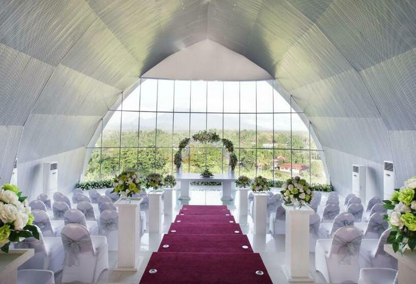 Novotel Manado Golf Resort & Convention Center