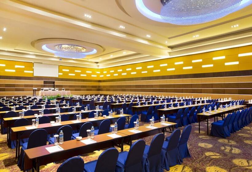 Novotel Manado Golf Resort & Convention Center