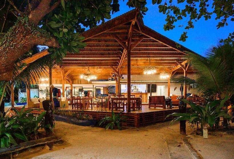 استراحتگاه Turtle Bay Lodge