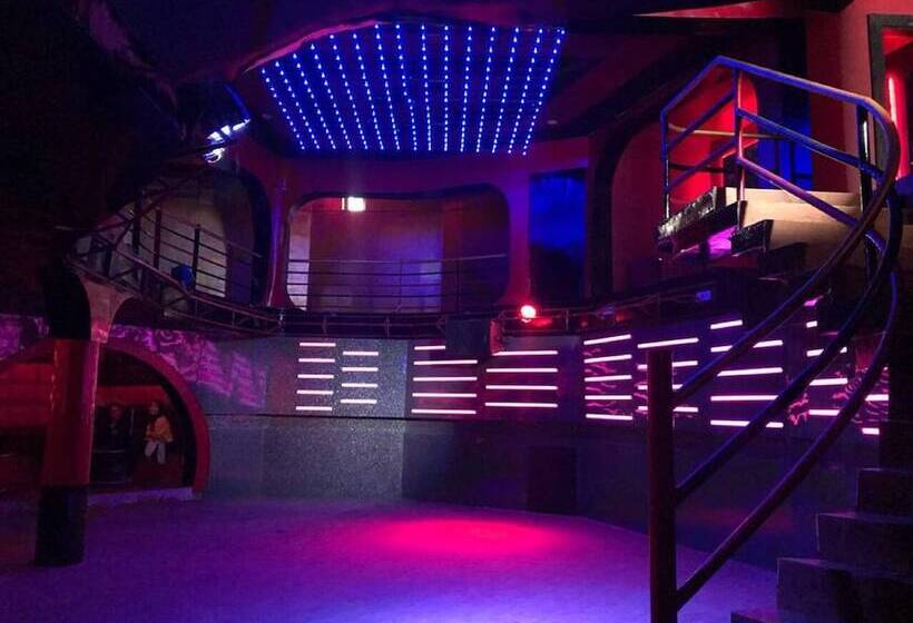 אתר נופש Sterling Gangtok Orange Village