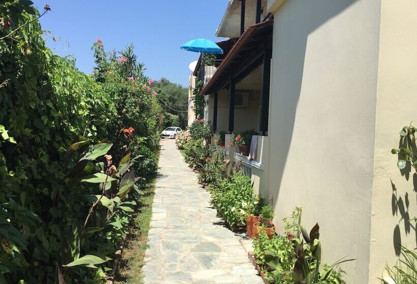 The Mayflower Studios & Apartments