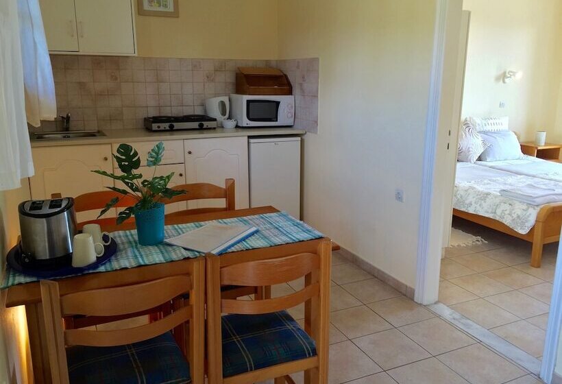 The Mayflower Studios & Apartments