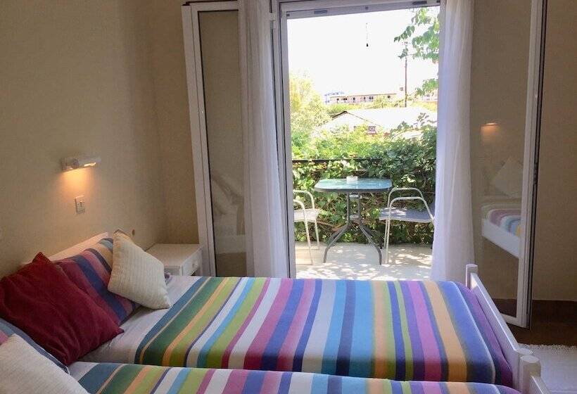 The Mayflower Studios & Apartments