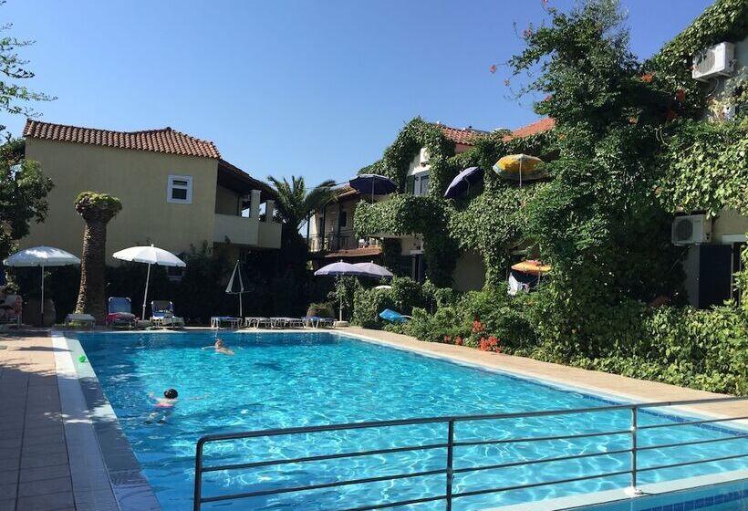 The Mayflower Studios & Apartments