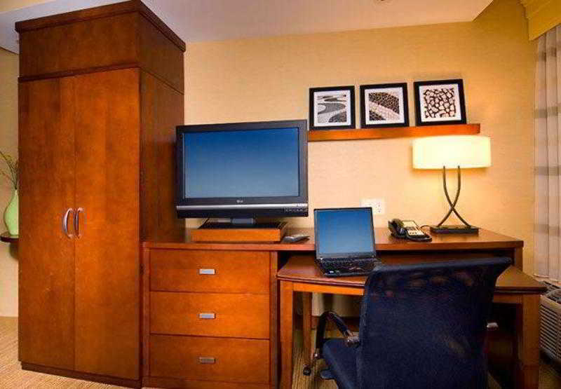 Courtyard By Marriott York