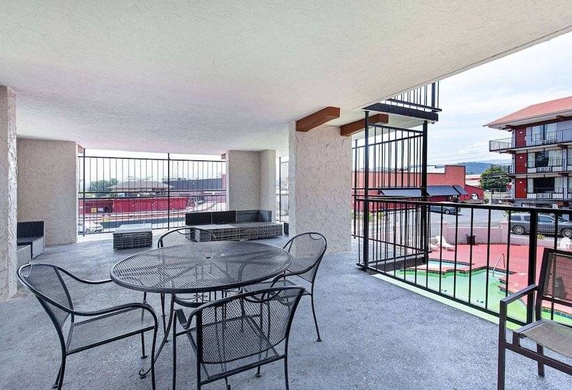 酒店 Americana Inn A Travelodge By Wyndham