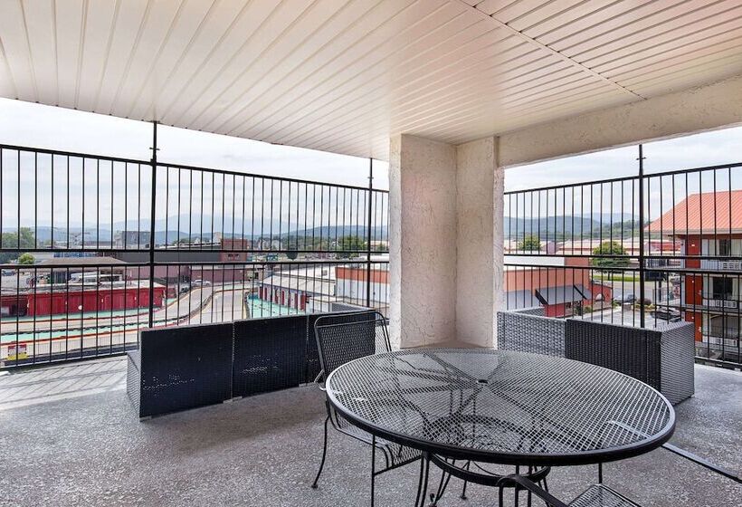 酒店 Americana Inn A Travelodge By Wyndham