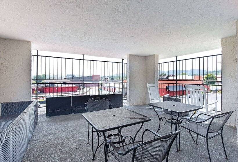 酒店 Americana Inn A Travelodge By Wyndham