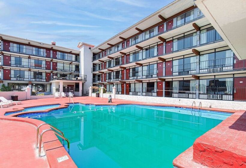 酒店 Americana Inn A Travelodge By Wyndham