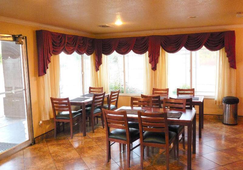 בית מלון כפרי Americas Best Value Inn Hanford