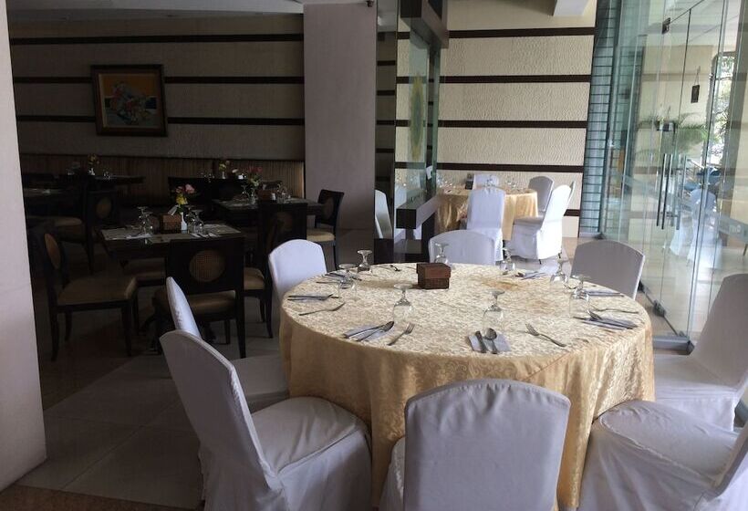 בית מלון כפרי Baguio Burnham Suites