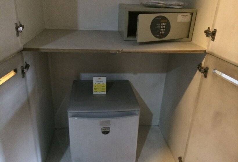 בית מלון כפרי Baguio Burnham Suites