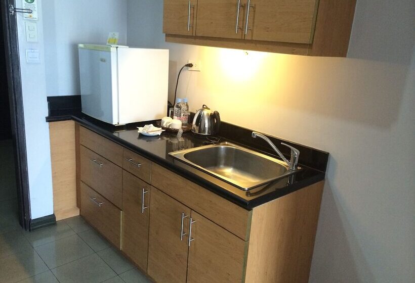 בית מלון כפרי Baguio Burnham Suites