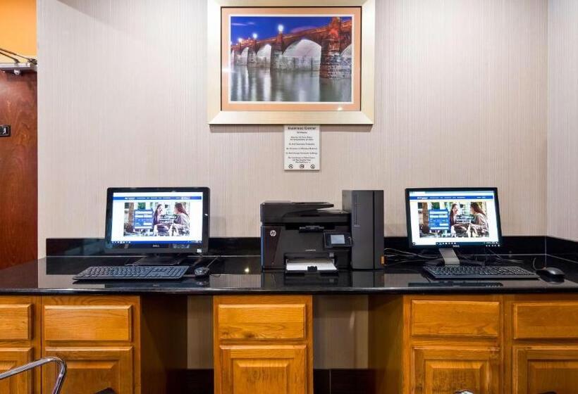 호텔 Comfort Inn & Suites