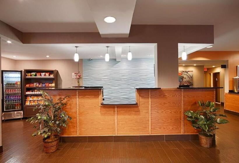 호텔 Comfort Inn & Suites