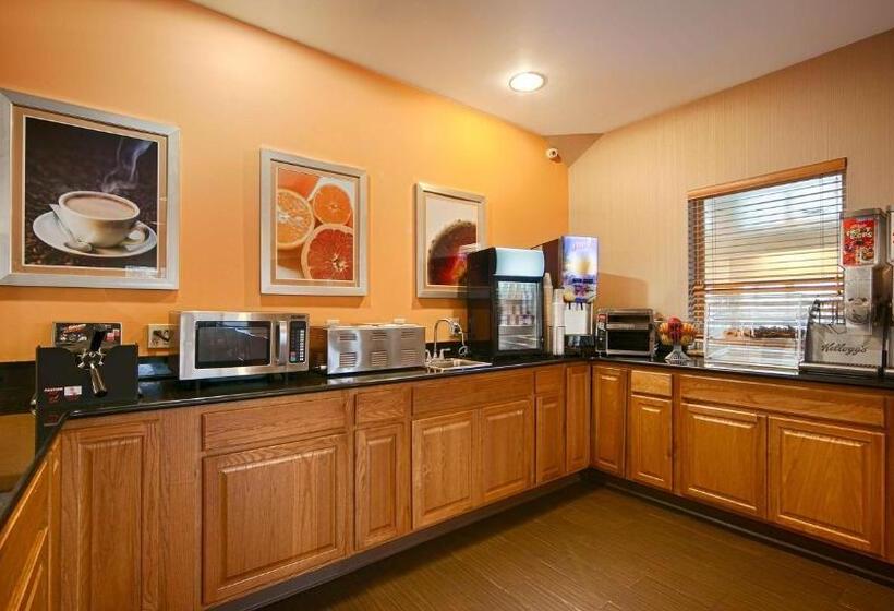 호텔 Comfort Inn & Suites