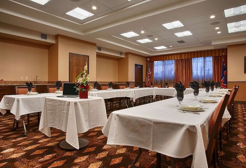 בית מלון כפרי Best Western Premier Ivy Inn & Suites