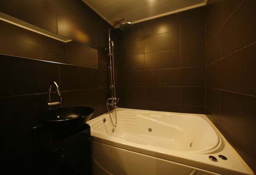 Отель Biz Jongno Insadong