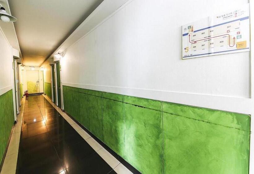 Отель Biz Jongno Insadong