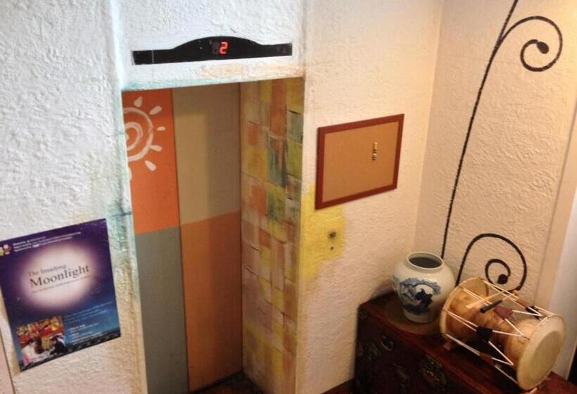 Отель Biz Jongno Insadong