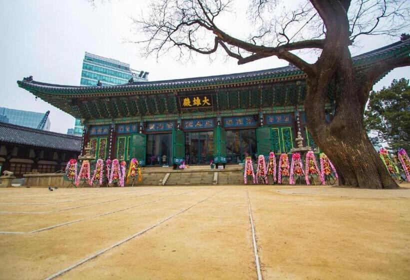 Отель Biz Jongno Insadong