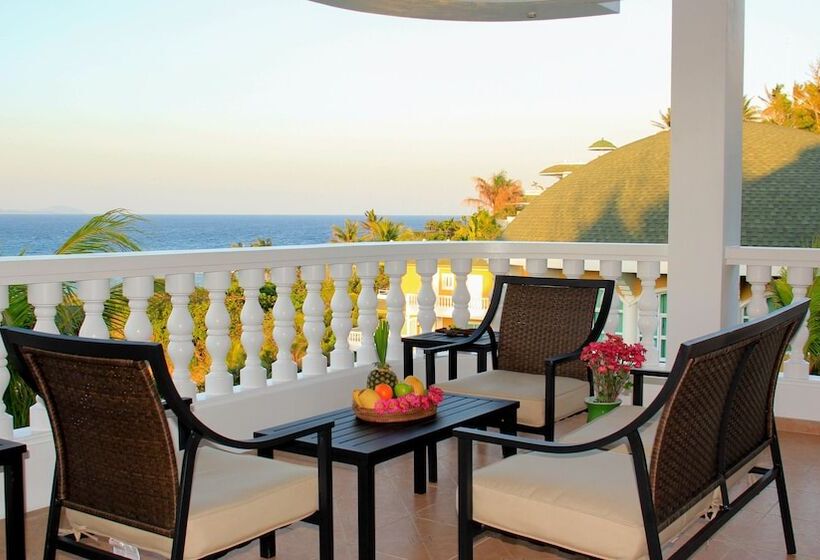 Hotell Breakfast At Monaco   Palais Boracay