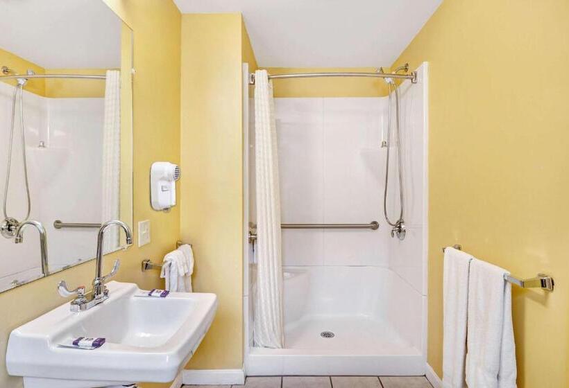 Отель Budget Inn