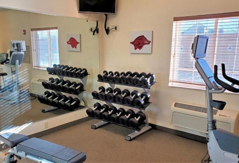 فندق Candlewood Suites Fayetteville, An Ihg