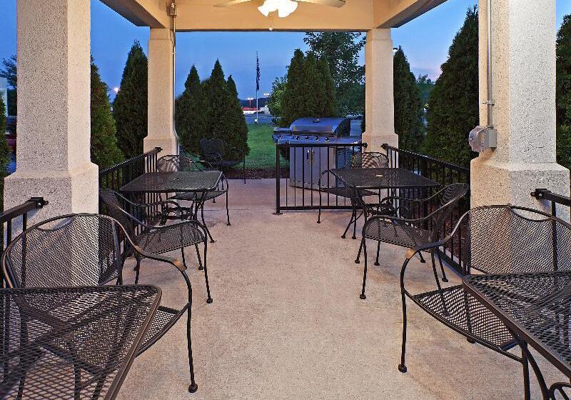 فندق Candlewood Suites Fayetteville, An Ihg