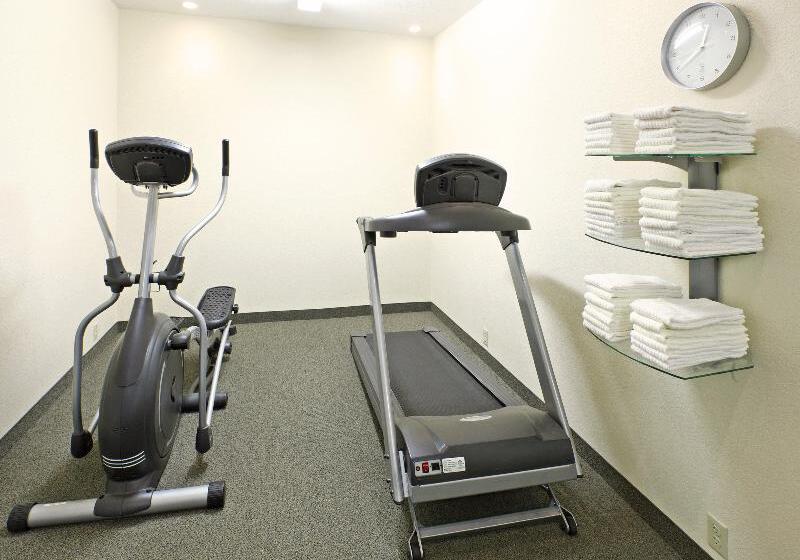 فندق Candlewood Suites Fayetteville, An Ihg