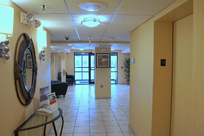 בית מלון כפרי Candlewood Suites Indianapolis Downtown Medical District, An Ihg