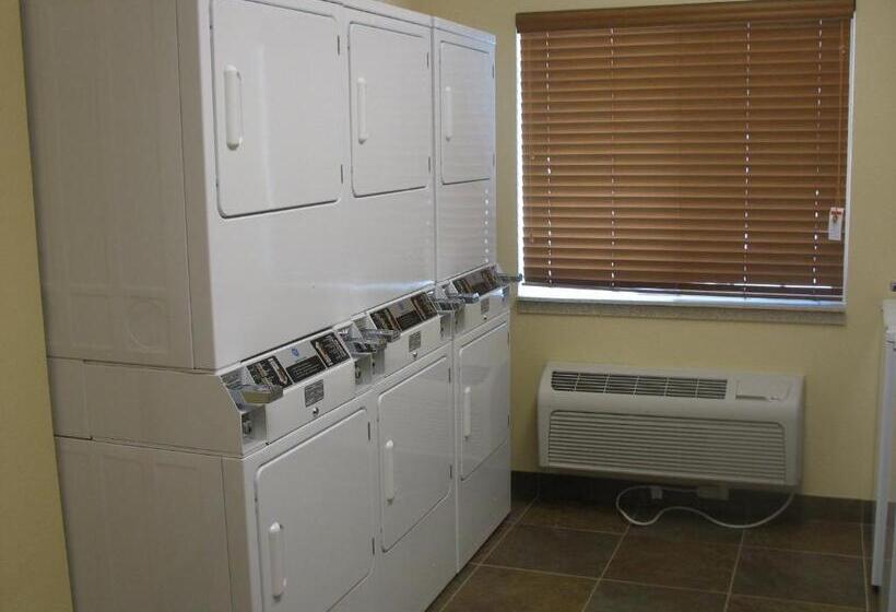 Отель Candlewood Suites Indianapolis Northwest, An Ihg