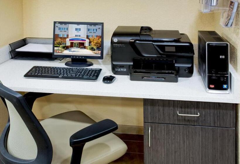 فندق Candlewood Suites Medford, An Ihg